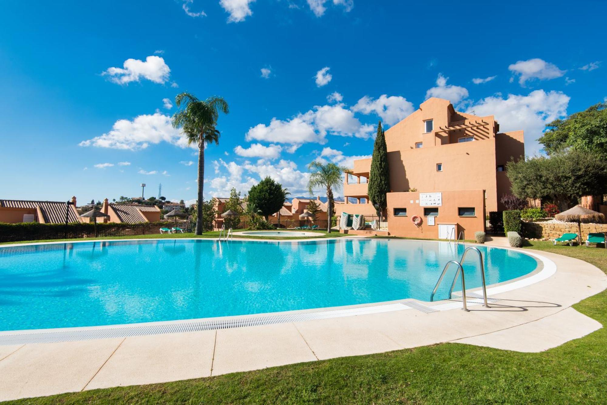 Rentandhomes Penthouse Elviria Golf 马尔韦利亚 外观 照片