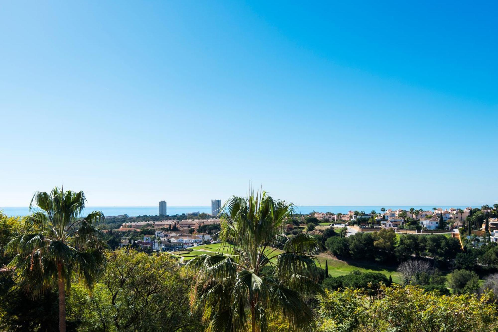 Rentandhomes Penthouse Elviria Golf 马尔韦利亚 外观 照片